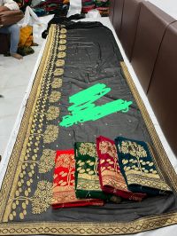 paking pallu saree embroidery design